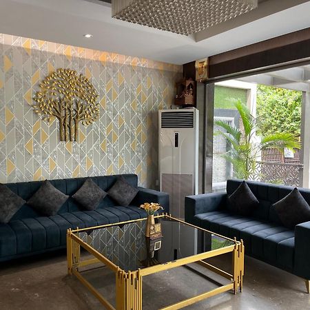 Hotel Royal Livin فاراناسي المظهر الخارجي الصورة