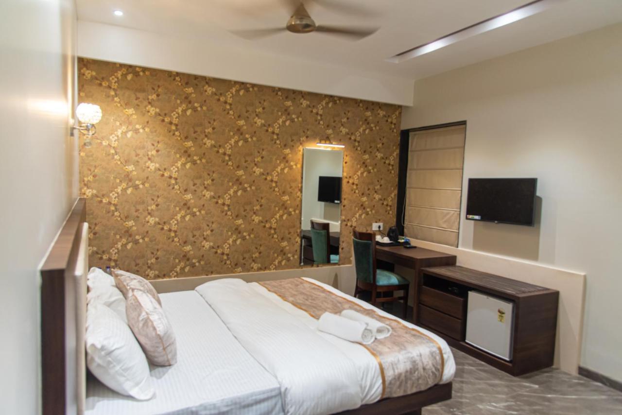 Hotel Royal Livin فاراناسي المظهر الخارجي الصورة