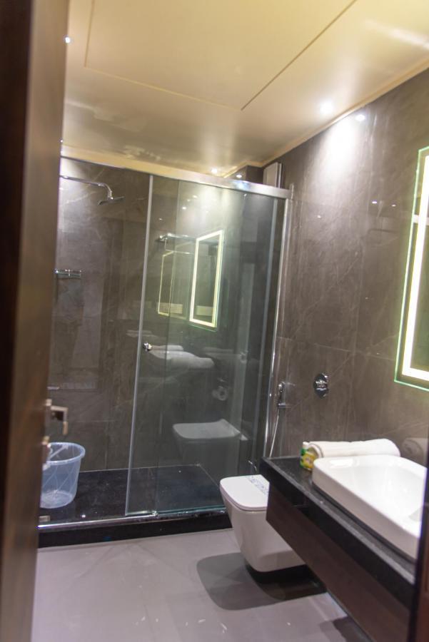 Hotel Royal Livin فاراناسي المظهر الخارجي الصورة