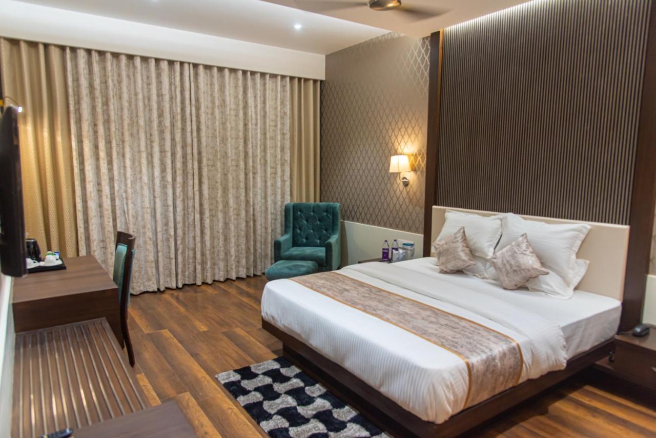 Hotel Royal Livin فاراناسي المظهر الخارجي الصورة