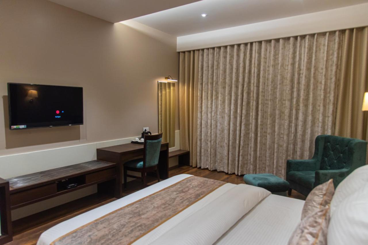 Hotel Royal Livin فاراناسي المظهر الخارجي الصورة