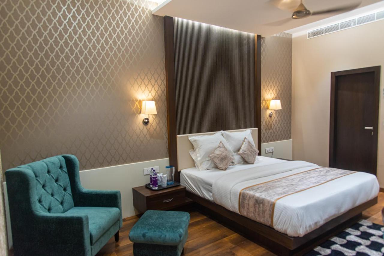 Hotel Royal Livin فاراناسي المظهر الخارجي الصورة