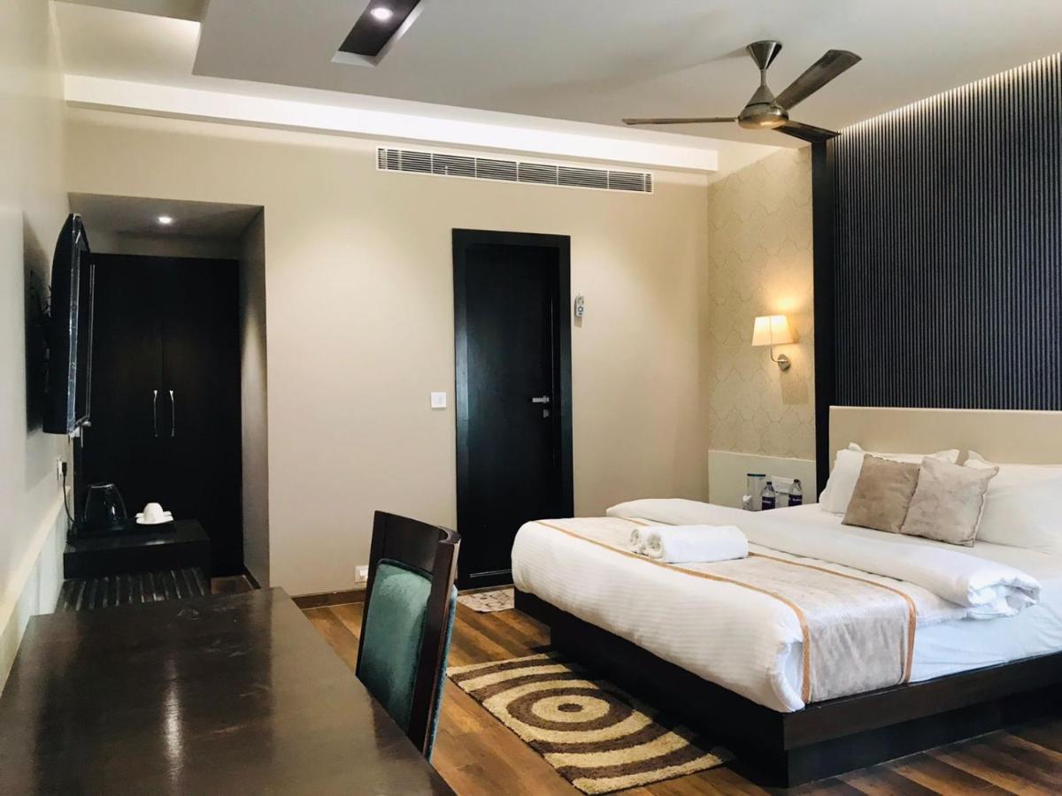 Hotel Royal Livin فاراناسي المظهر الخارجي الصورة