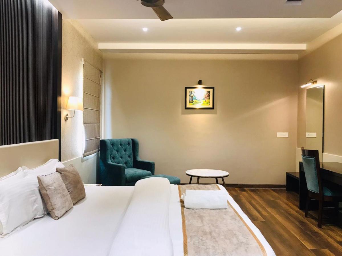 Hotel Royal Livin فاراناسي المظهر الخارجي الصورة