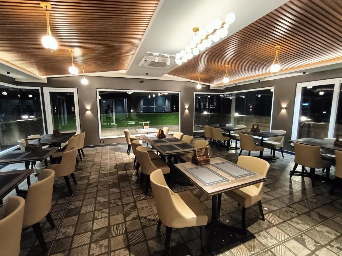 Hotel Royal Livin فاراناسي المظهر الخارجي الصورة
