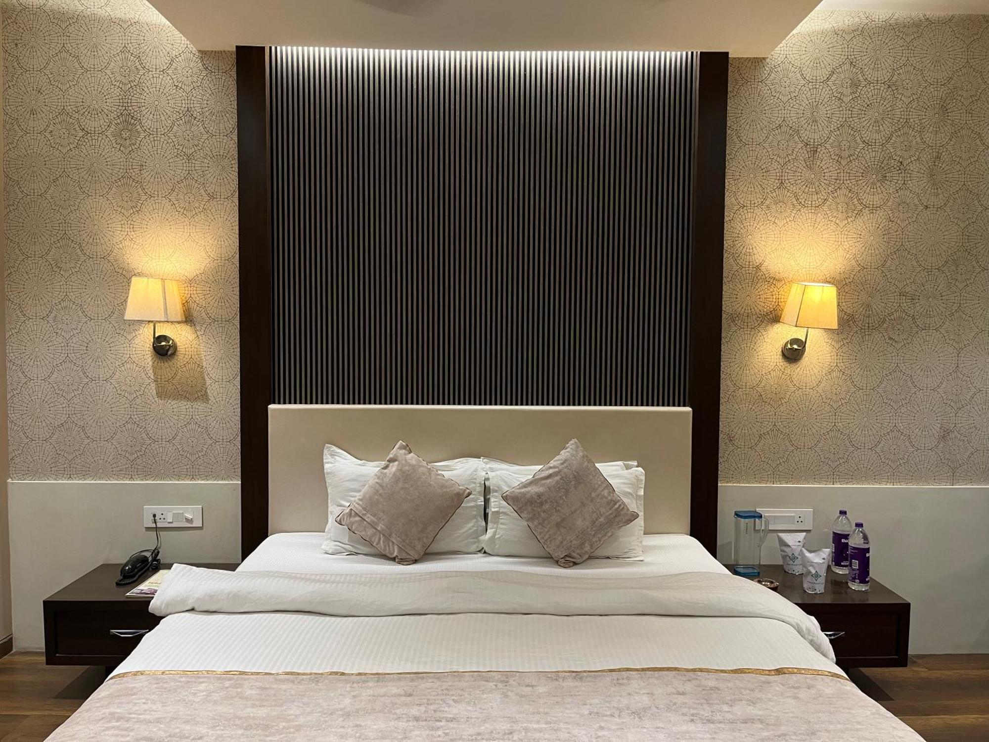 Hotel Royal Livin فاراناسي المظهر الخارجي الصورة