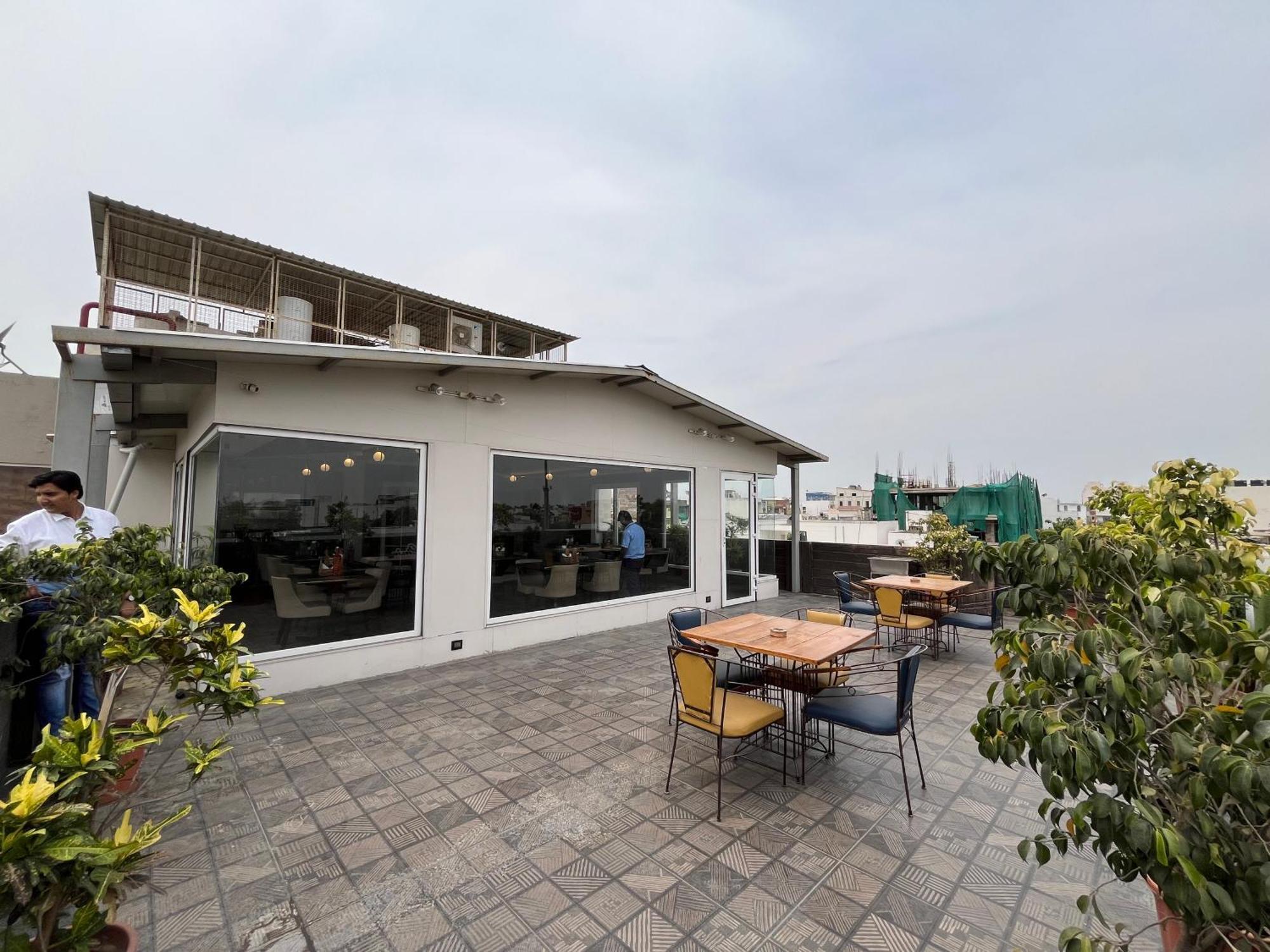Hotel Royal Livin فاراناسي المظهر الخارجي الصورة