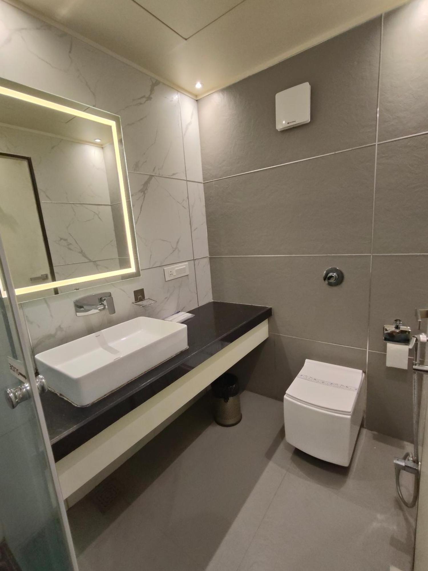 Hotel Royal Livin فاراناسي المظهر الخارجي الصورة