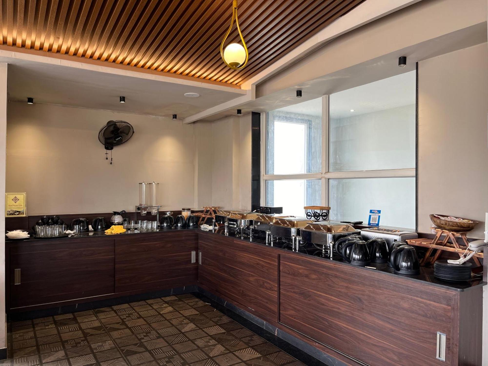 Hotel Royal Livin فاراناسي المظهر الخارجي الصورة