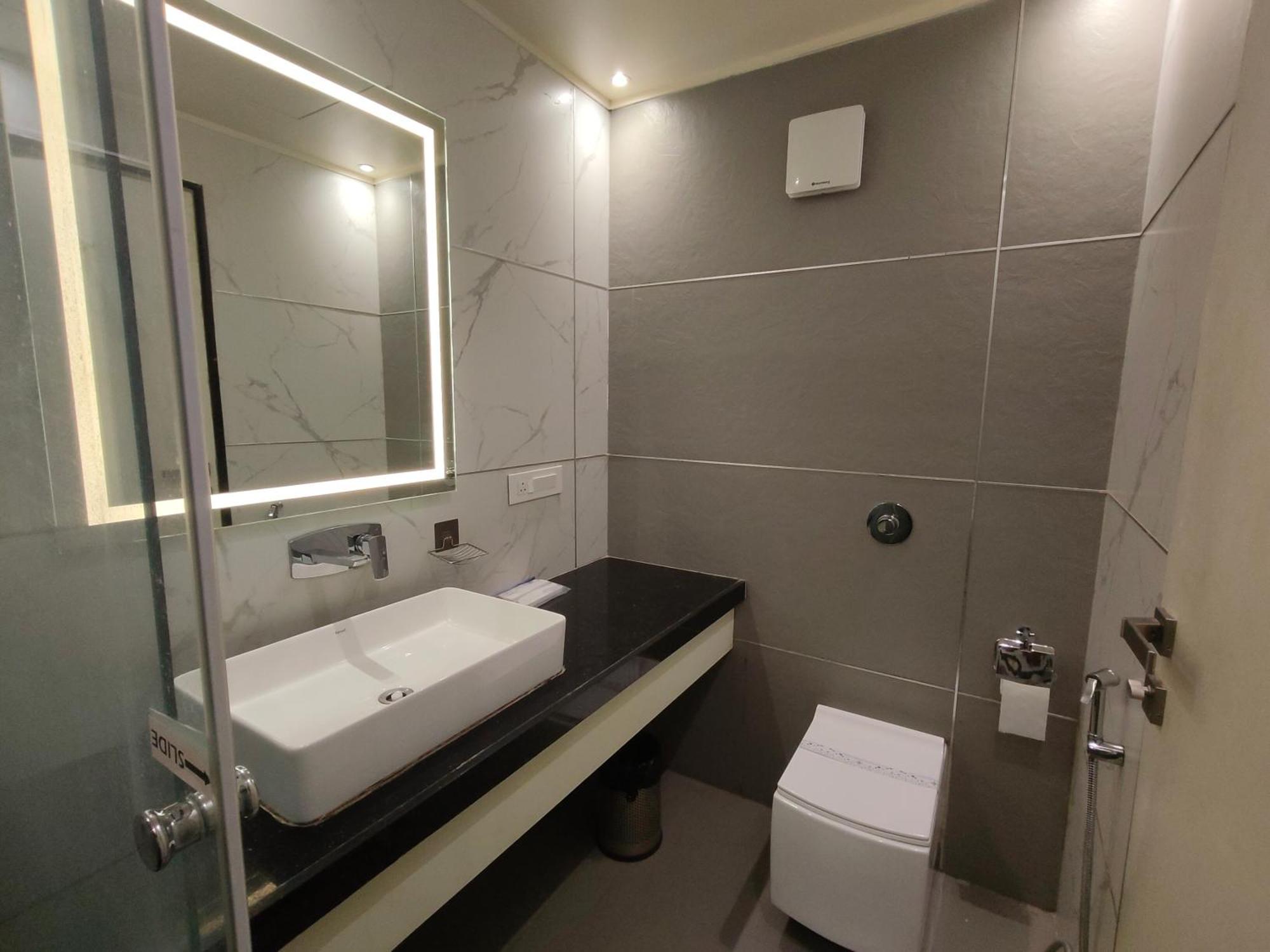 Hotel Royal Livin فاراناسي المظهر الخارجي الصورة
