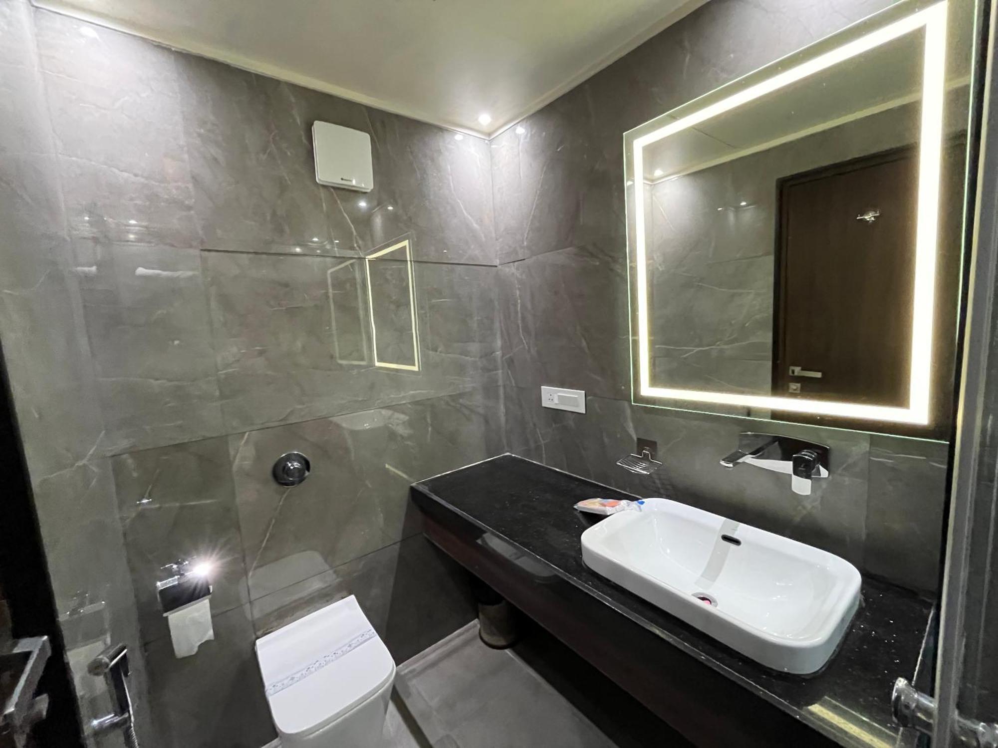 Hotel Royal Livin فاراناسي المظهر الخارجي الصورة