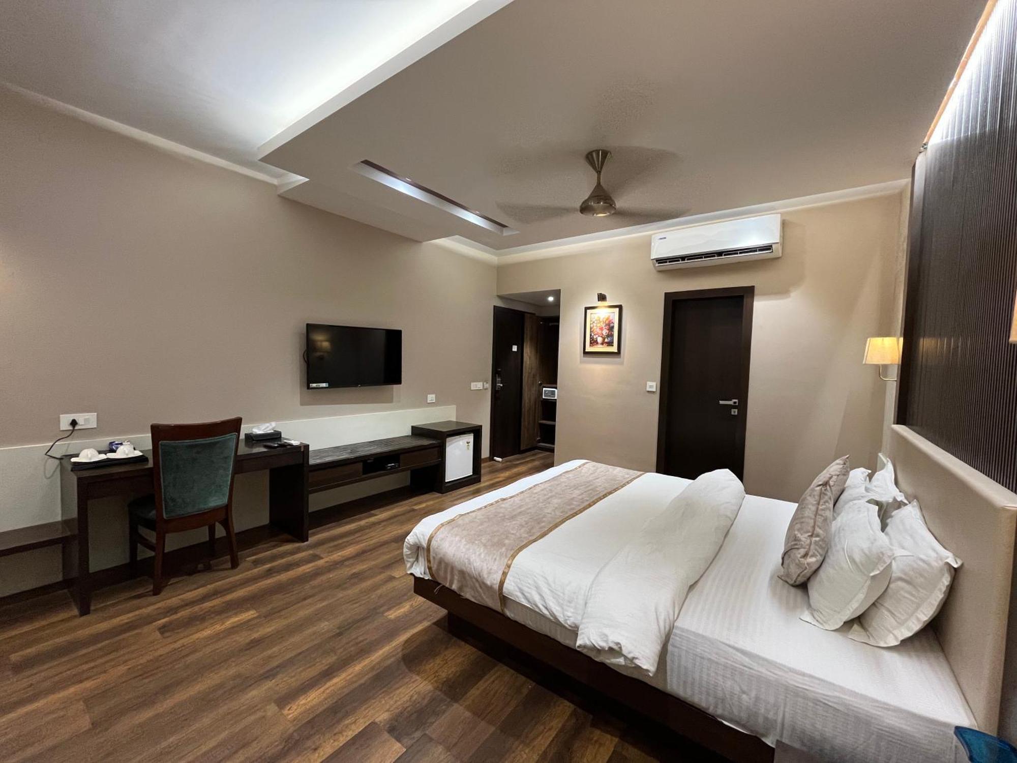 Hotel Royal Livin فاراناسي المظهر الخارجي الصورة