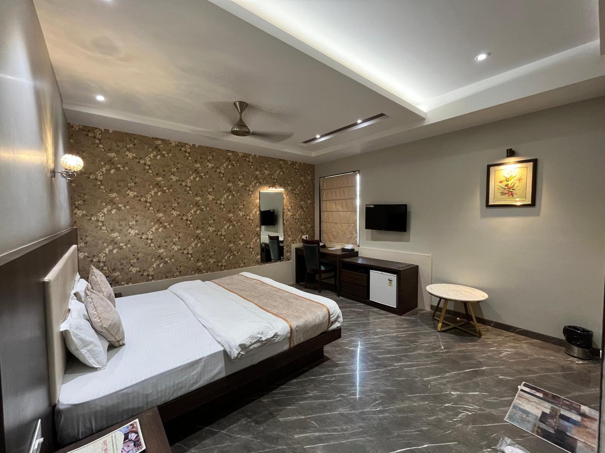 Hotel Royal Livin فاراناسي المظهر الخارجي الصورة